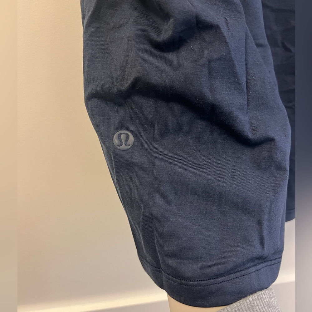 Men’s Lululemon fundamental t-shirt